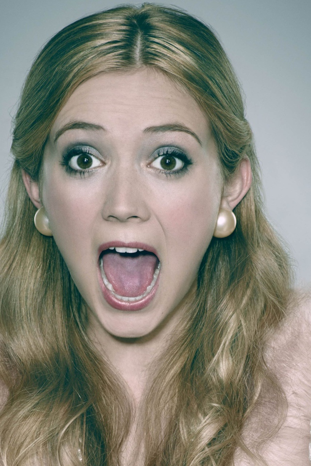 Эмоции на лице американской актрисы Билли Лурд