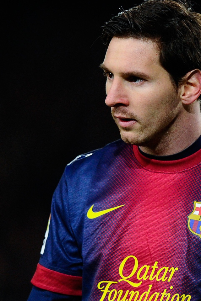 Нападающий Лионель Месси на поле