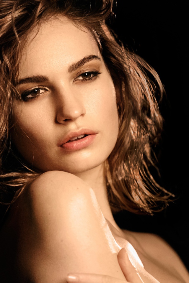 Горячая девушка актриса Габриэлла Уайлд