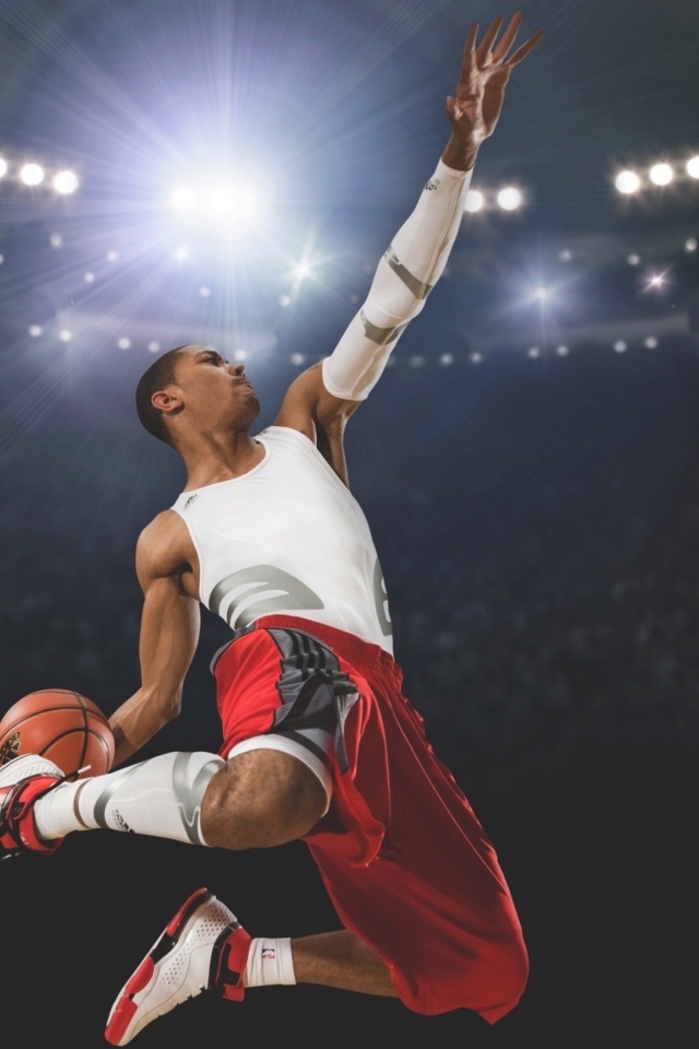 Прыжок с мячом баскетболиста Деррика Роуза 