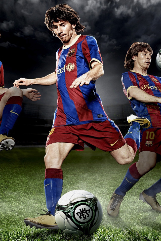 Лионель Месси играет с мячом 