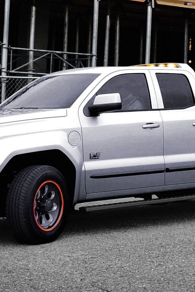 Серебристый электрический пикап Workhorse W-15, 2017