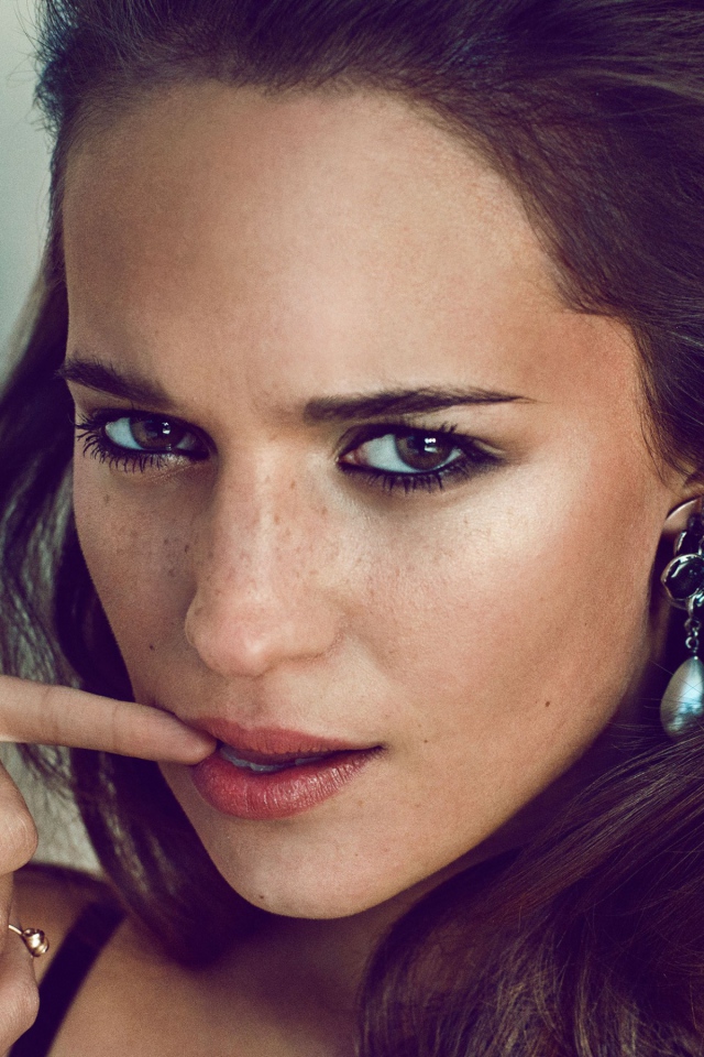 Эффектная молодая актриса Алисия Викандер