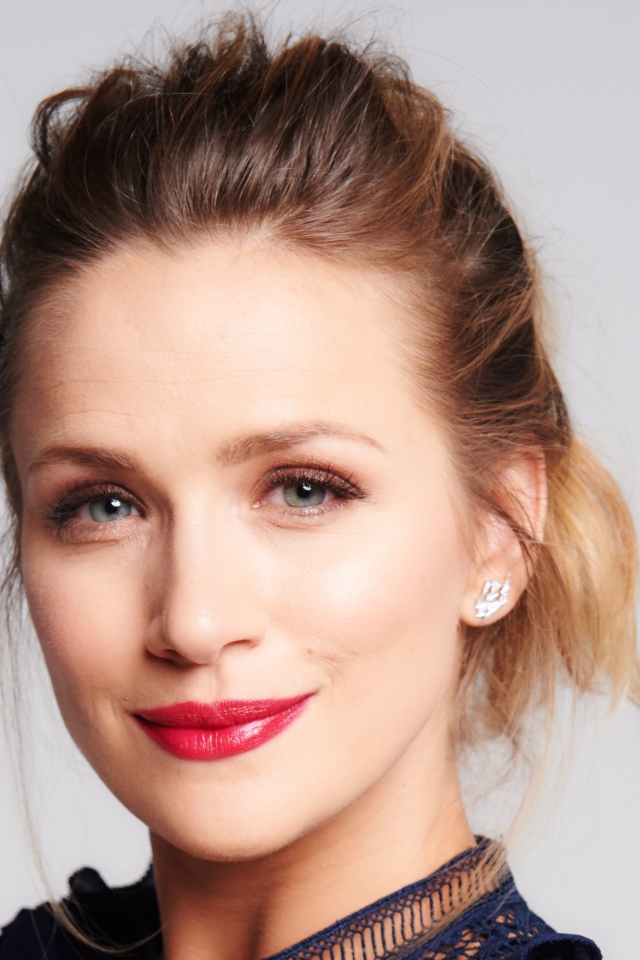 Милая актриса Шантель ВанСантен 