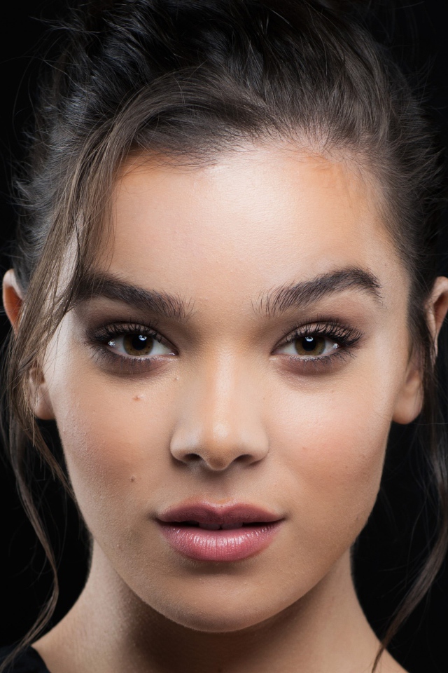 Молодая популярная актриса Хейли Стейнфилд