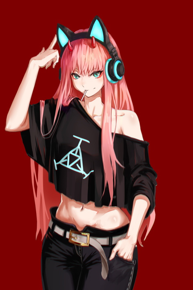 Девушка с розовыми волосами в наушниках аниме Zero Two