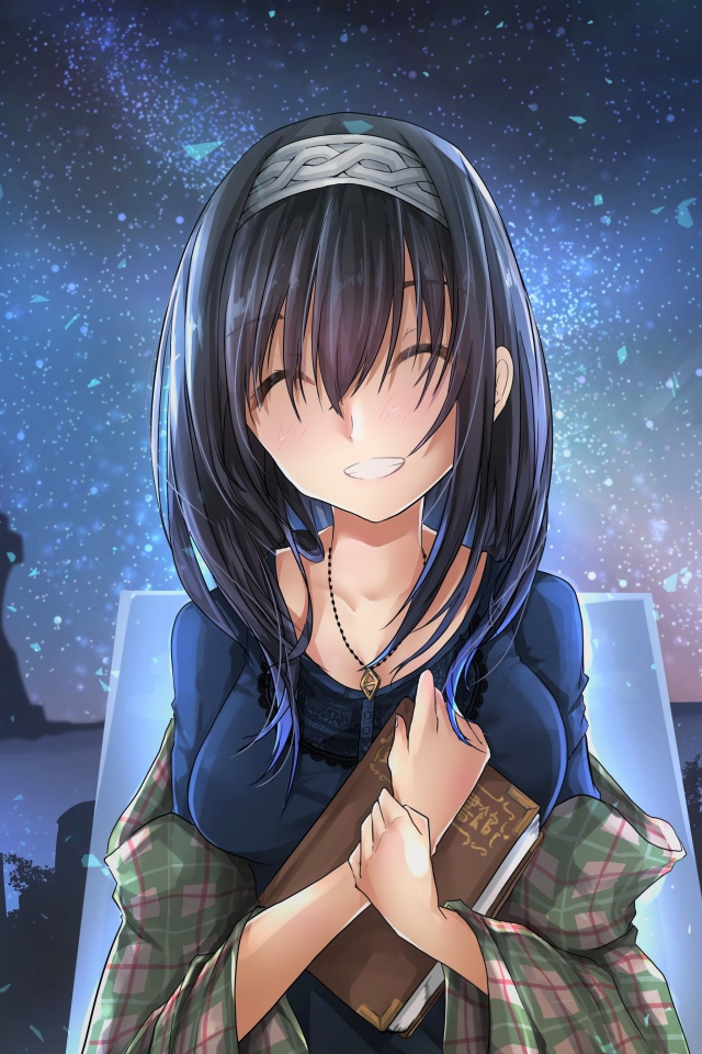 Улыбающаяся девушка аниме с книгой в руках