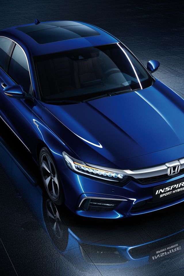 Синий автомобиль Honda Inspire Sport Hybrid 2018 года