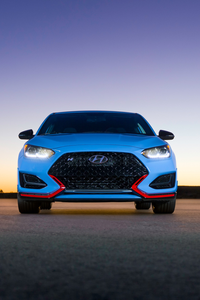 Автомобиль Hyundai Veloster N, 2018 вид спереди