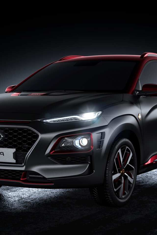 Стильный новый автомобиль Hyundai Kona, 2019 года с включенными фарами 
