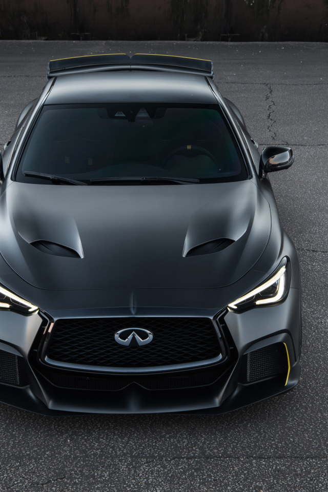 Автомобиль Infiniti Project Black S стоит на асфальте