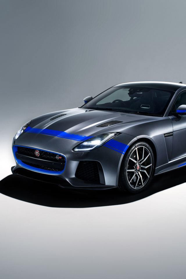 Автомобиль Jaguar F Type SVR Graphic Pack Coupe 2018 на сером фоне