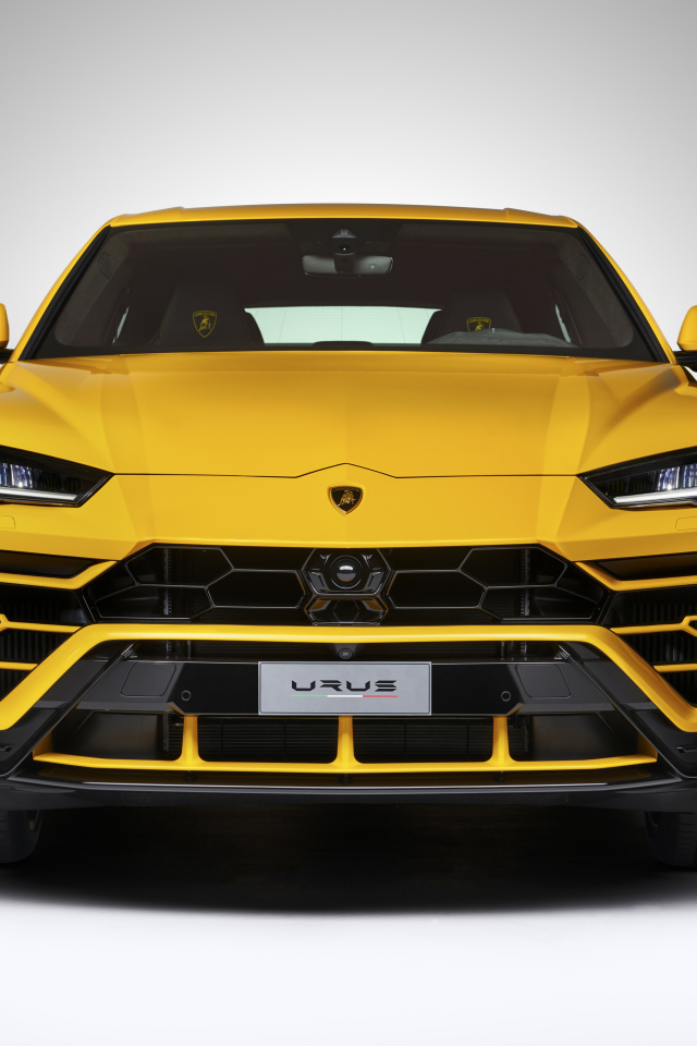 Внедорожник  Lamborghini Urus, 2018 вид спереди