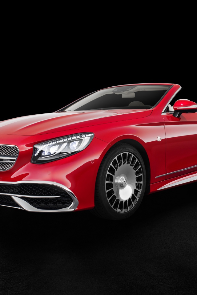Red cabriolet Mercedes-Maybach S650