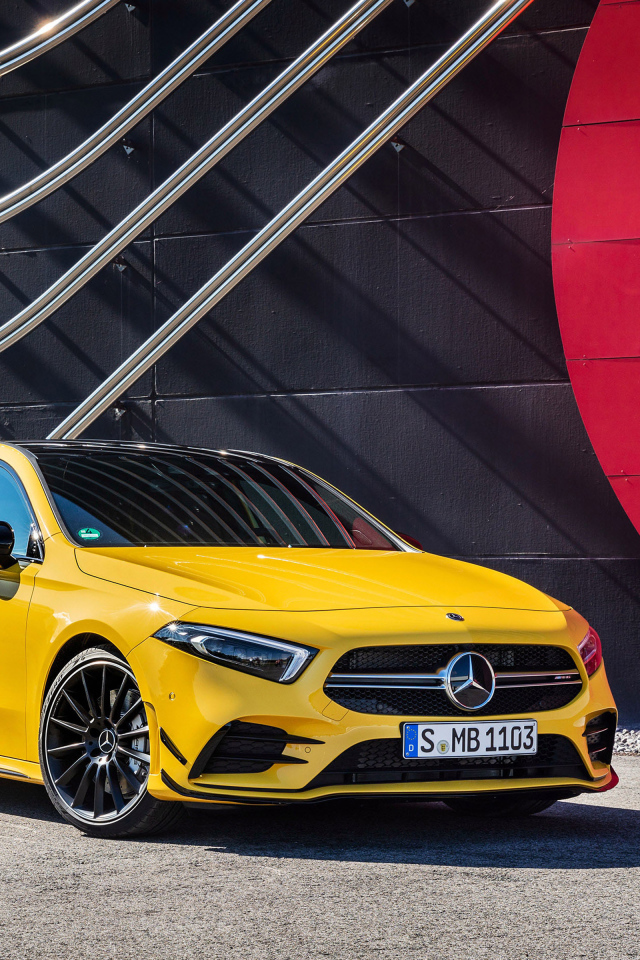Желтый автомобиль Mercedes-AMG A35, 2019 года
