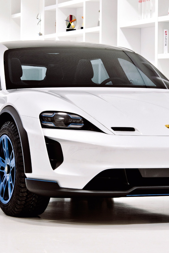 Белый автомобиль Porsche Mission E Cross Turismo, 2018,
