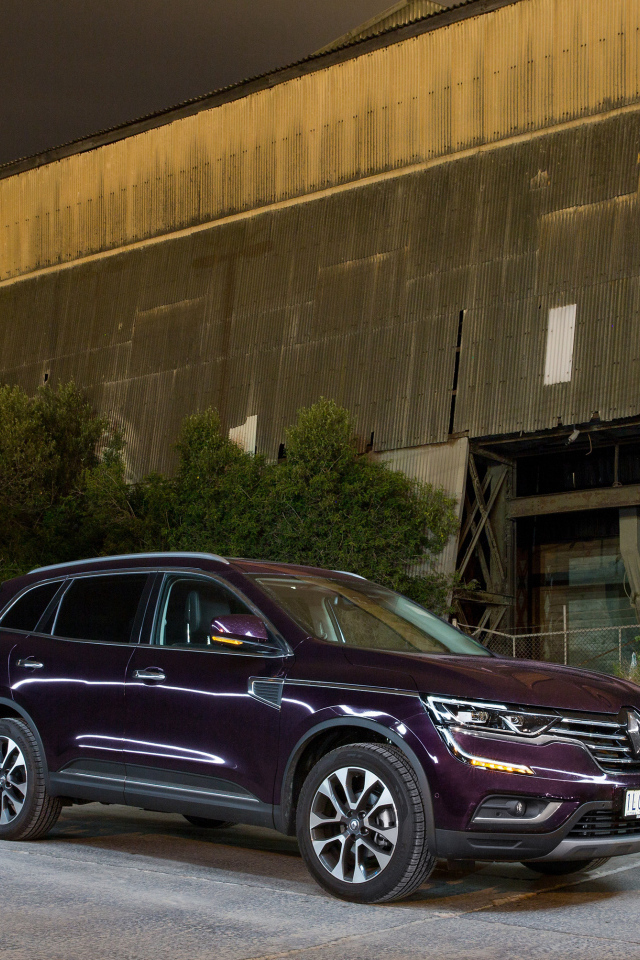 Фиолетовый внедорожник Renault Koleos