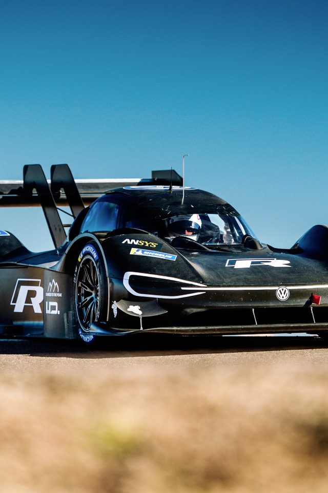 Черный гоночный автомобиль Volkswagen ID R Pikes Peak, 2018