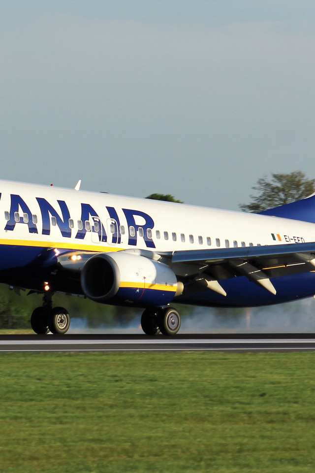 Пассажирский самолет авиакомпании RYANAIR