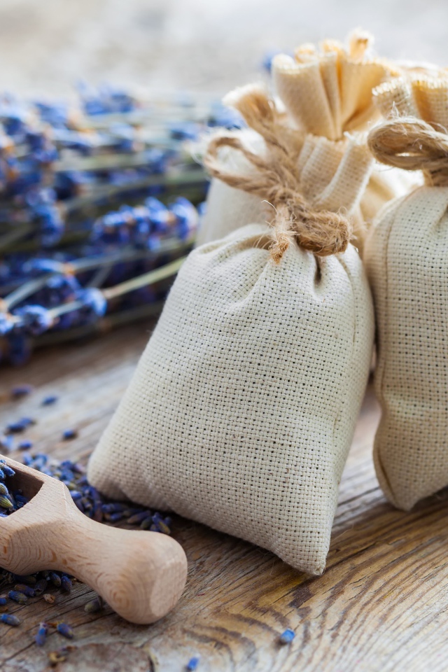 Маленькие мешочки с ароматными сухоцветами лаванды