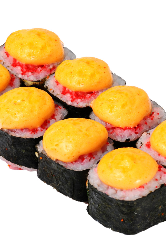 Аппетитные суши на белом фоне 