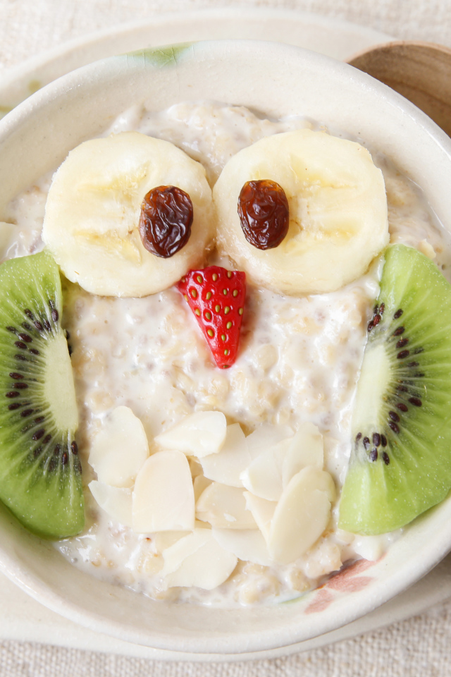 Креативное украшение детского завтрака в виде совы