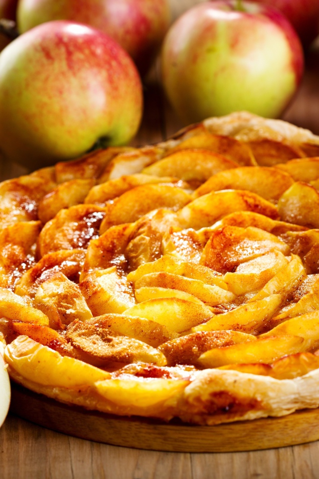 Аппетитный сладкий пирог с яблоками