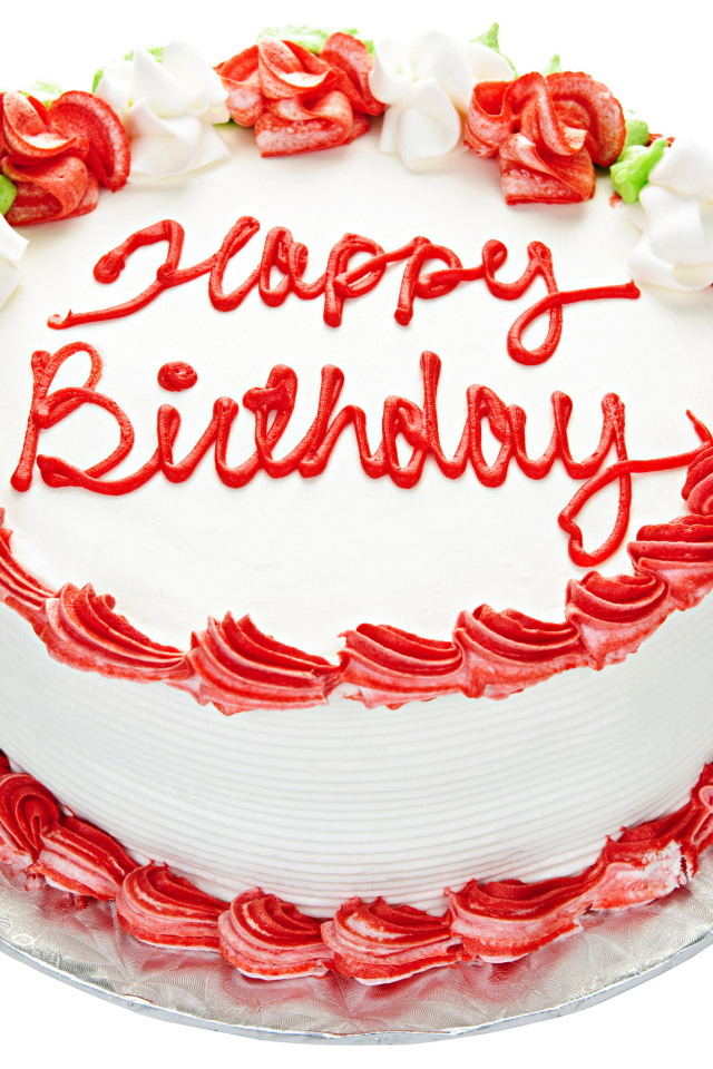 Красивый праздничный торт на день рождения на белом фоне