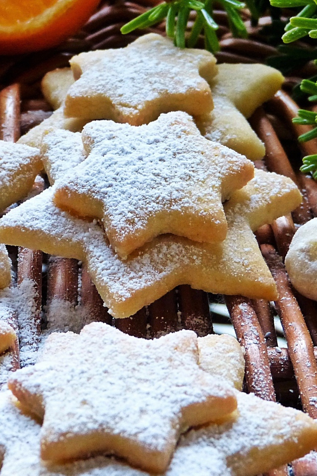 Красивое печенье звездочки с сахарной пудрой 