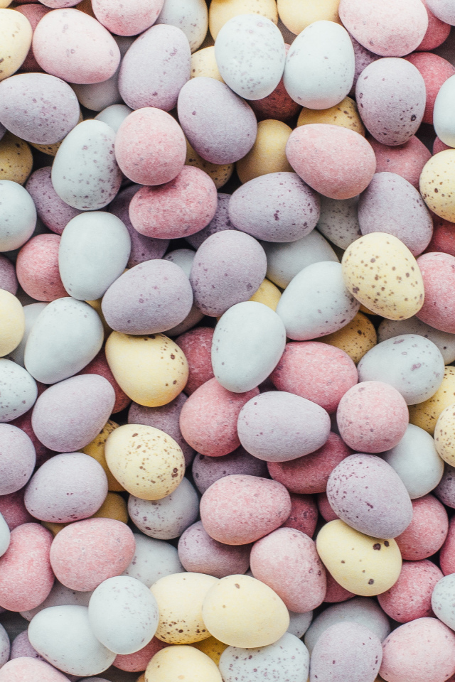 Разноцветные шоколадные конфеты камешки