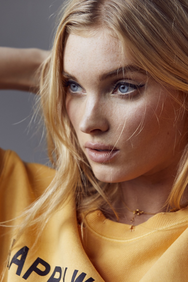 Молодая шведская модель Эльза Хоск