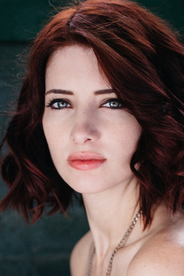 Молодая девушка, модель Сьюзан Коффи