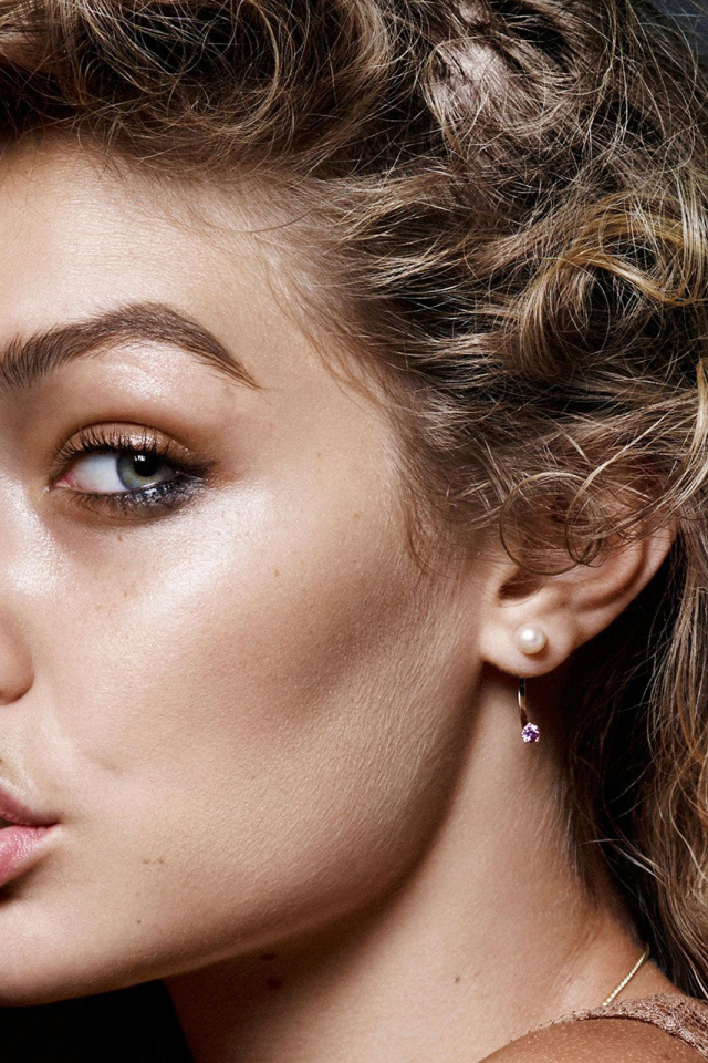 Молодая стильная модель Джиджи Хадид, 2018