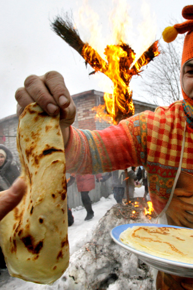 Праздничные гулянья с блинами на праздник  Масленица