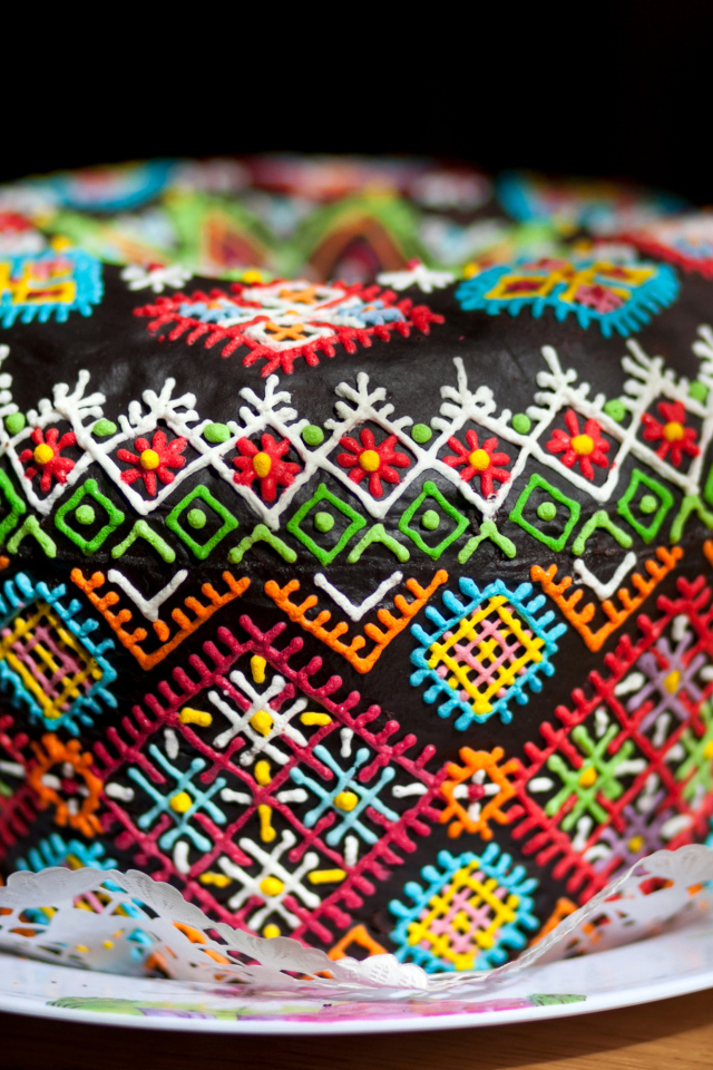 Красивый дизайнерский пасхальный кулич на праздник Пасха