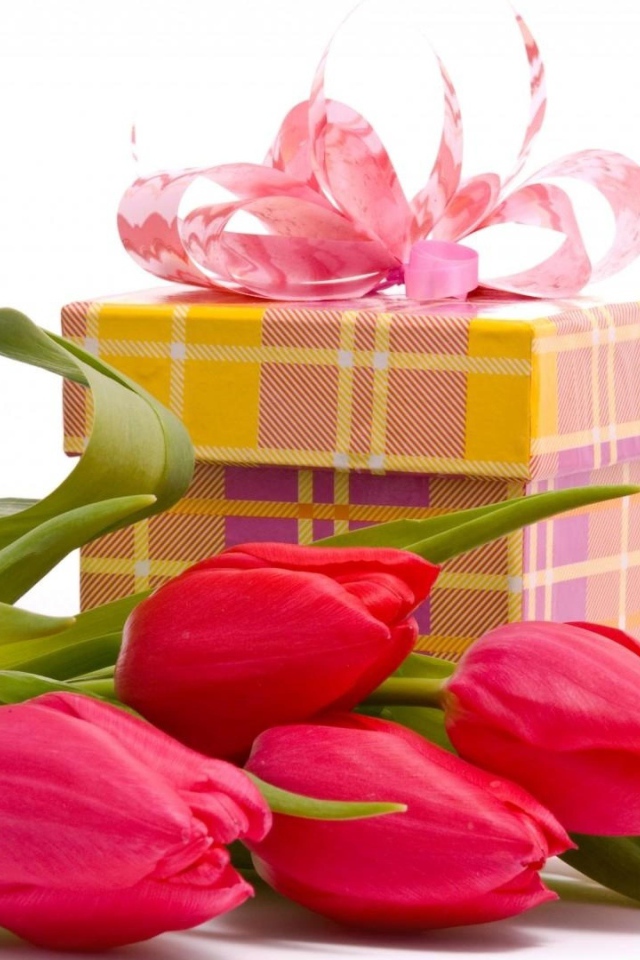Открытка с днем рождения тюльпаны с пожеланиями. С днём рождения тюльпаны. Тюльпаны открытка. С днём рождения тульраны. С днём рождения тюльаны.