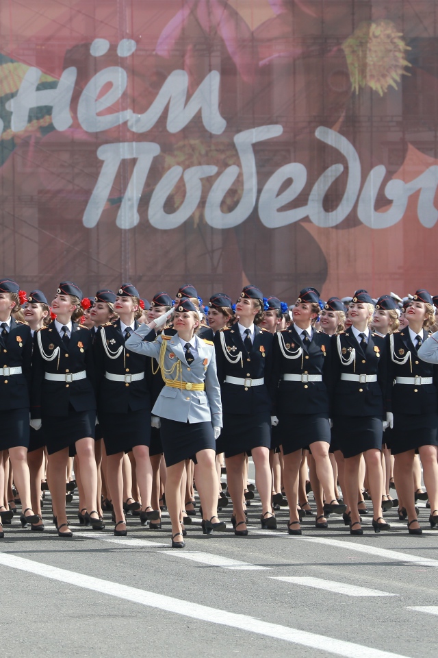 Девушки курсанты марш на параде Победы 9 мая