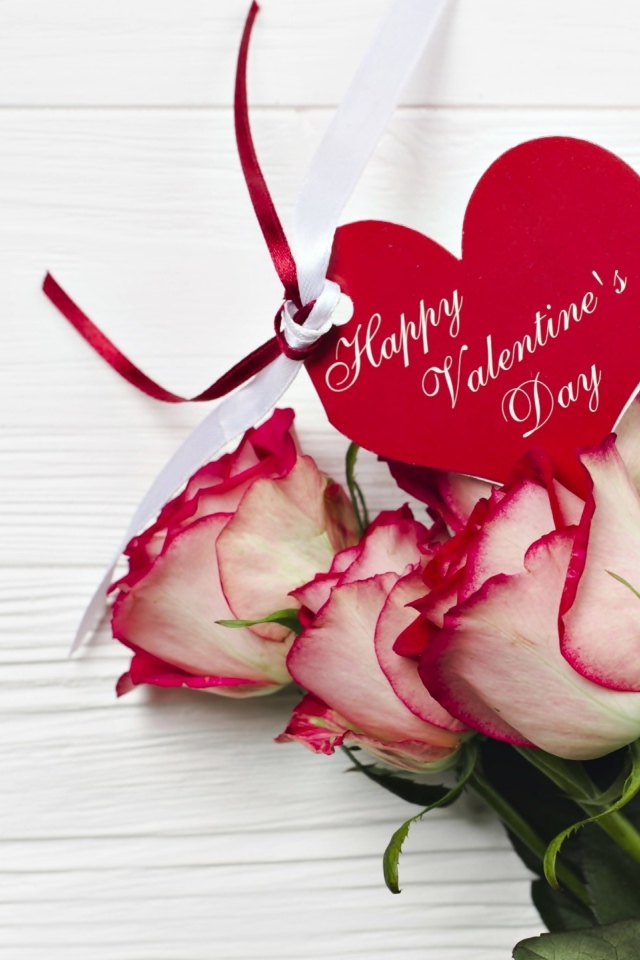 Букет роз и валентинка на День Святого Валентина