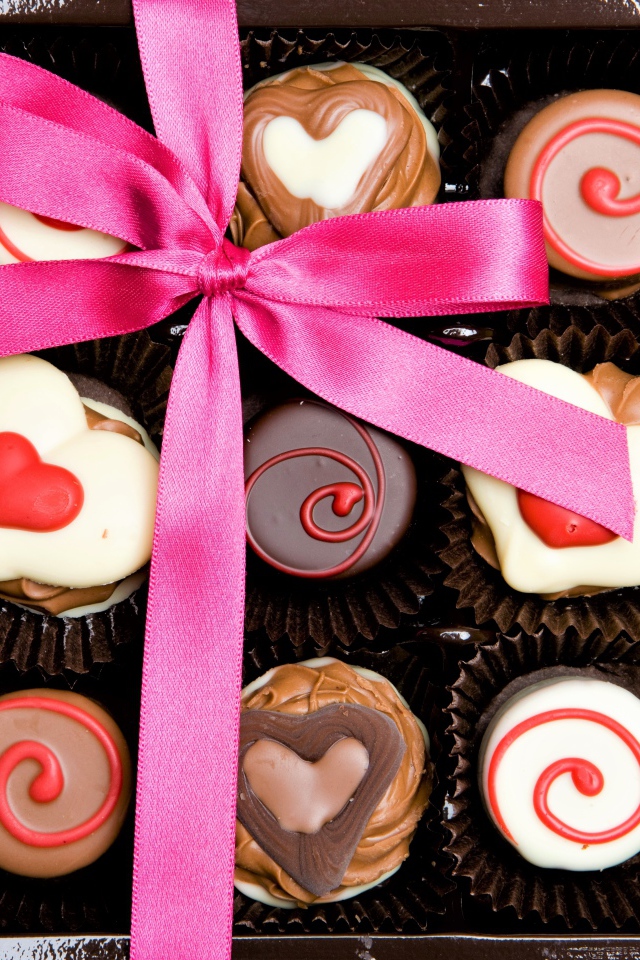 Шоколадные конфеты ассорти в подарок на День Святого Валентина 14 февраля