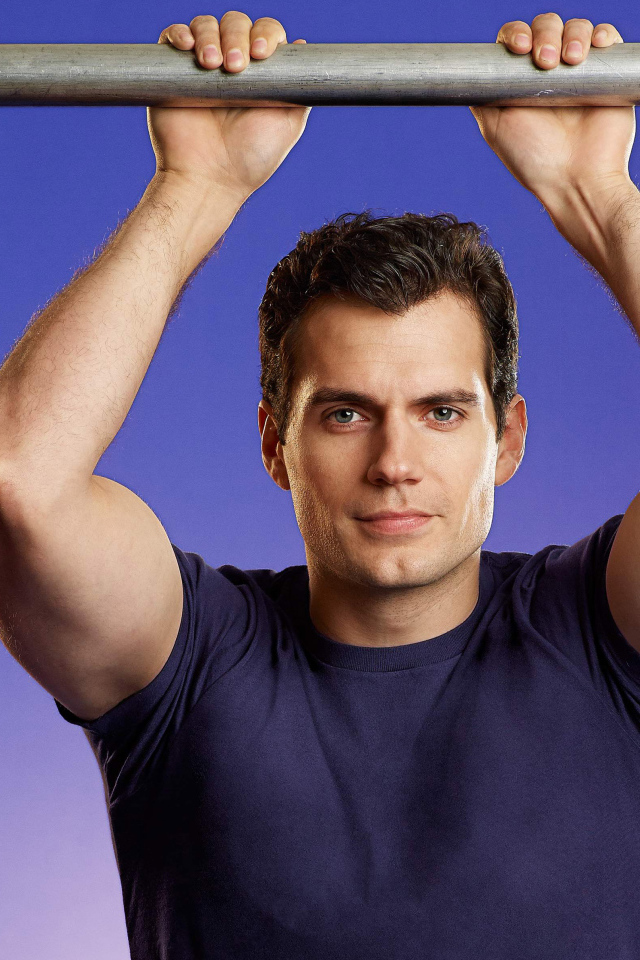 Красивый спортивный актер Генри Кавилл