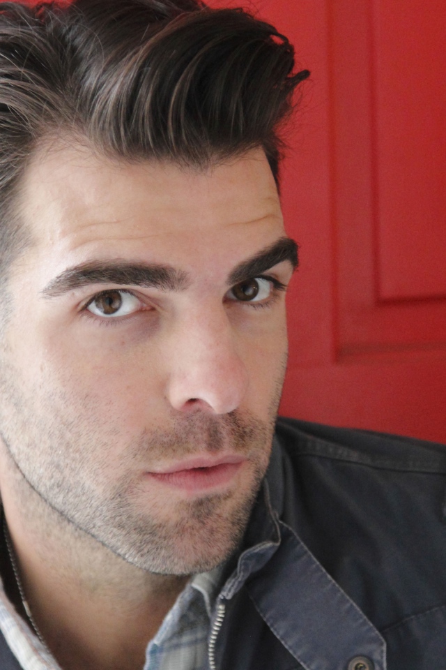 Стильный актер Закари Куинто