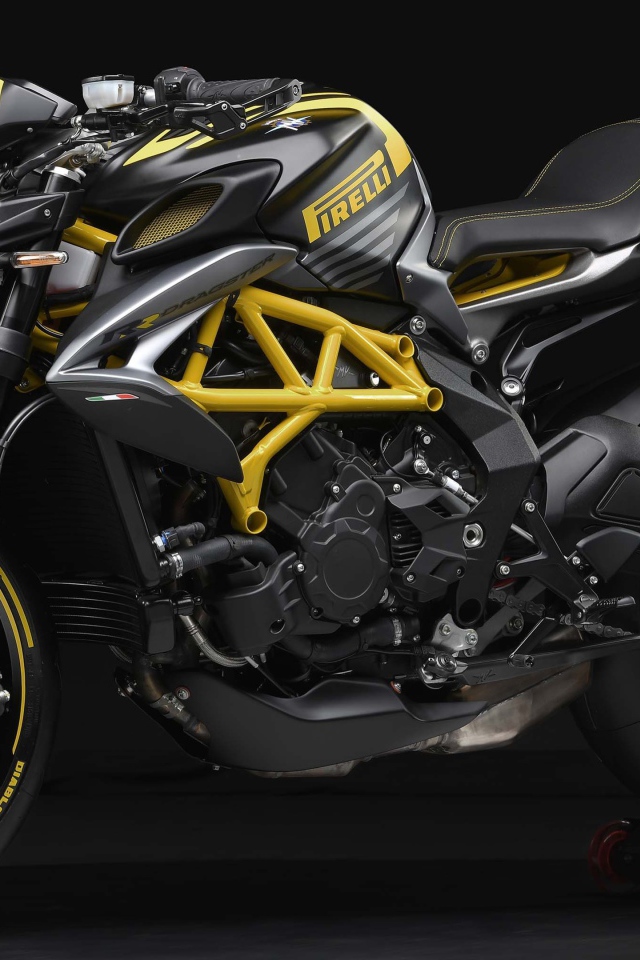 Спортивный мотоцикл Agusta Dragster 800 RR Pirelli 2018 года