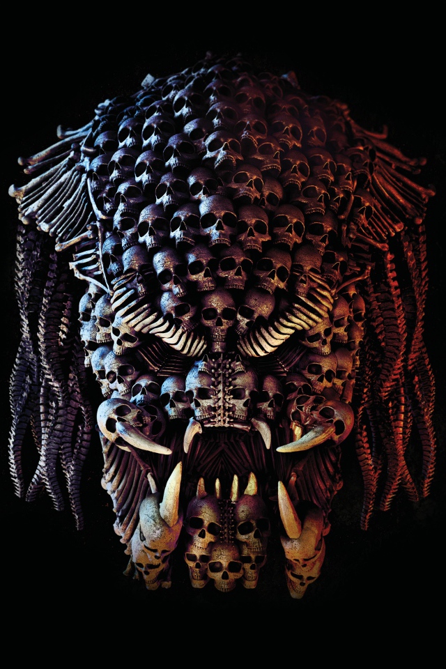 Фильм Хищник, 2018 на черном фоне