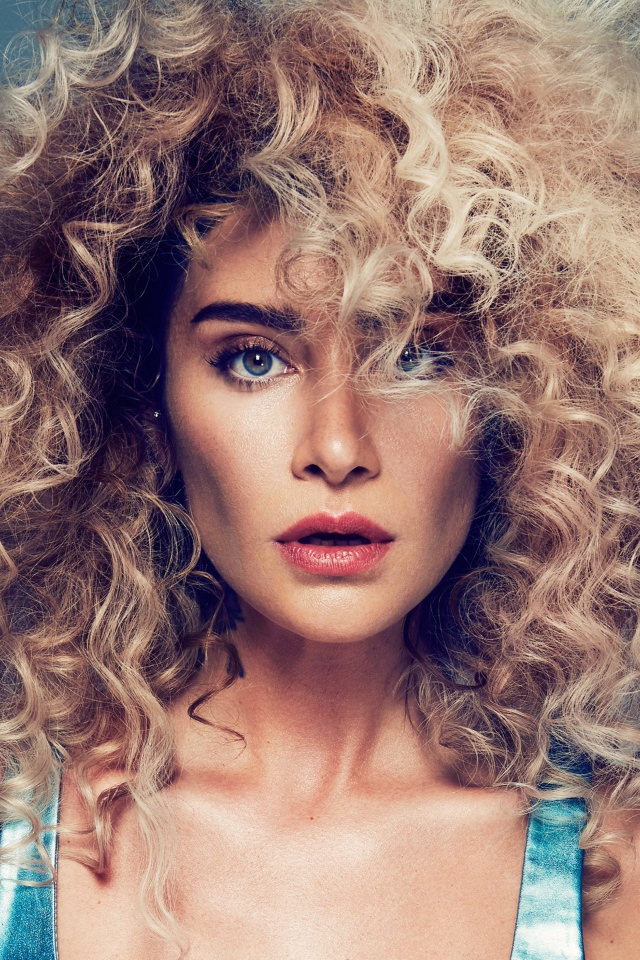 Красивая турецкая певица Sıla