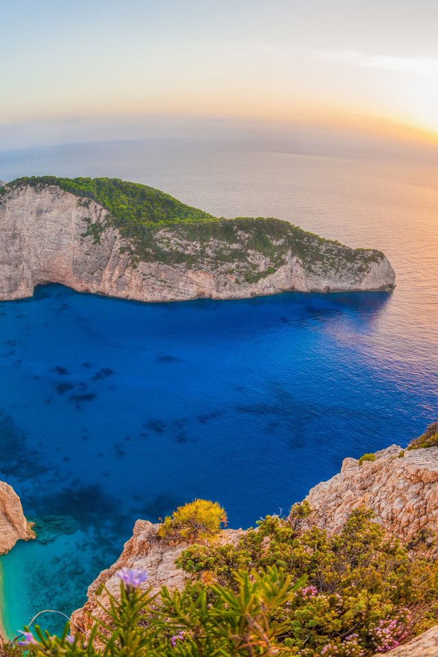 Пляж Навагио на закате солнца, Греция