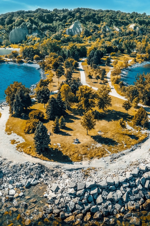 Каменный остров в  море, Торонто