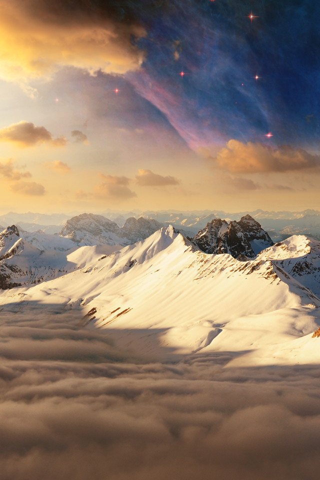 Заснеженные вершины Альп на фоне неба, Швейцария