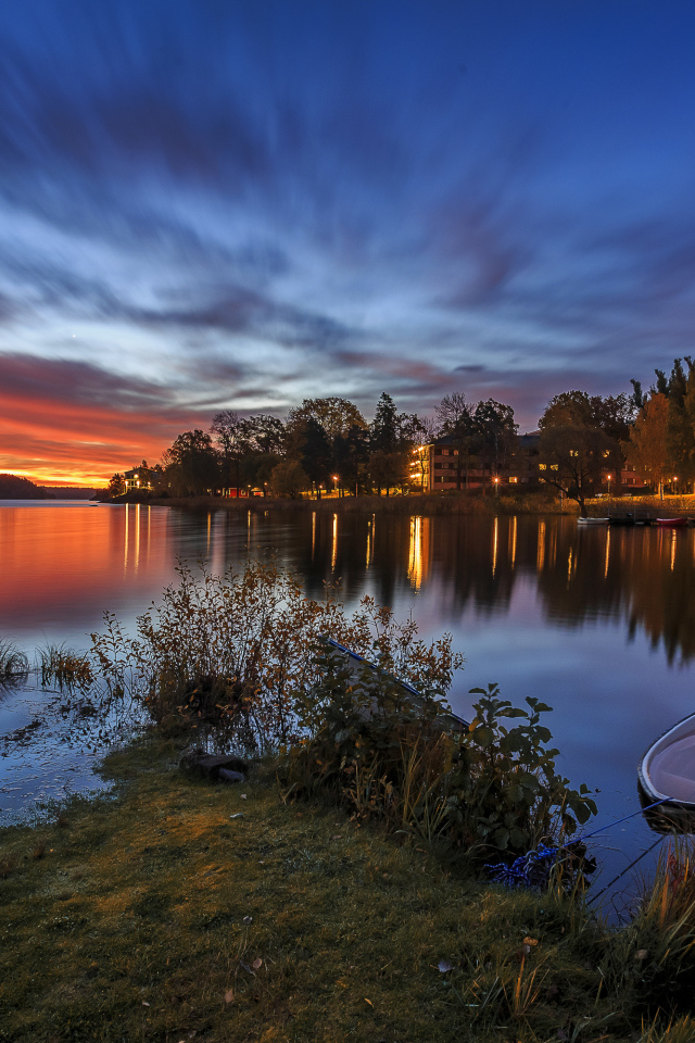 Закат солнца на реке, Швеция