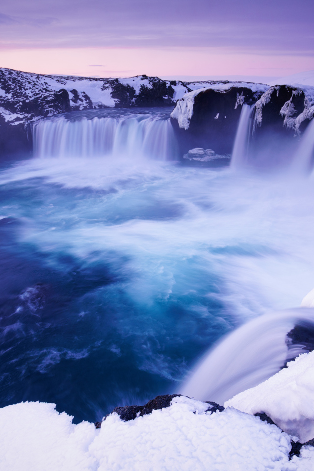 Водопад Годафосс зимой, Исландия