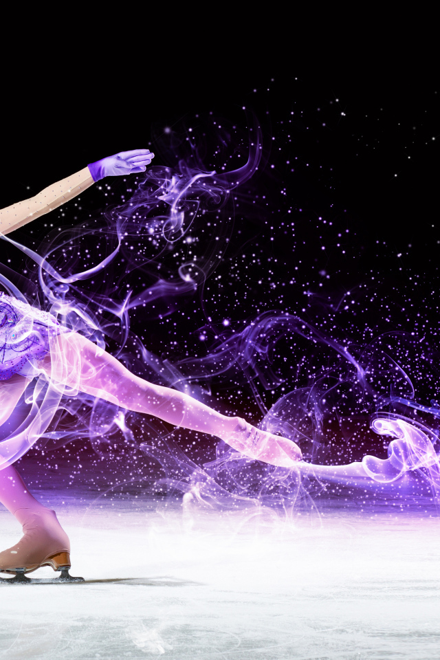 Девочка фигуристка на коньках на льду